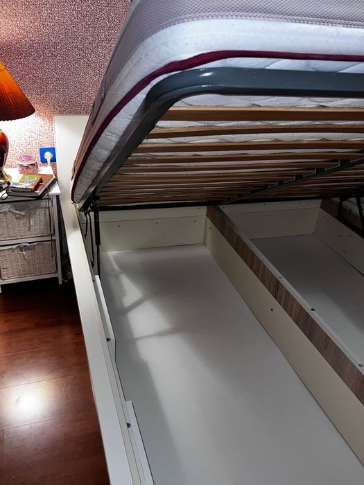 Легло с повдигащ механизъм и 2 нощни шкафчета — 180×198 см