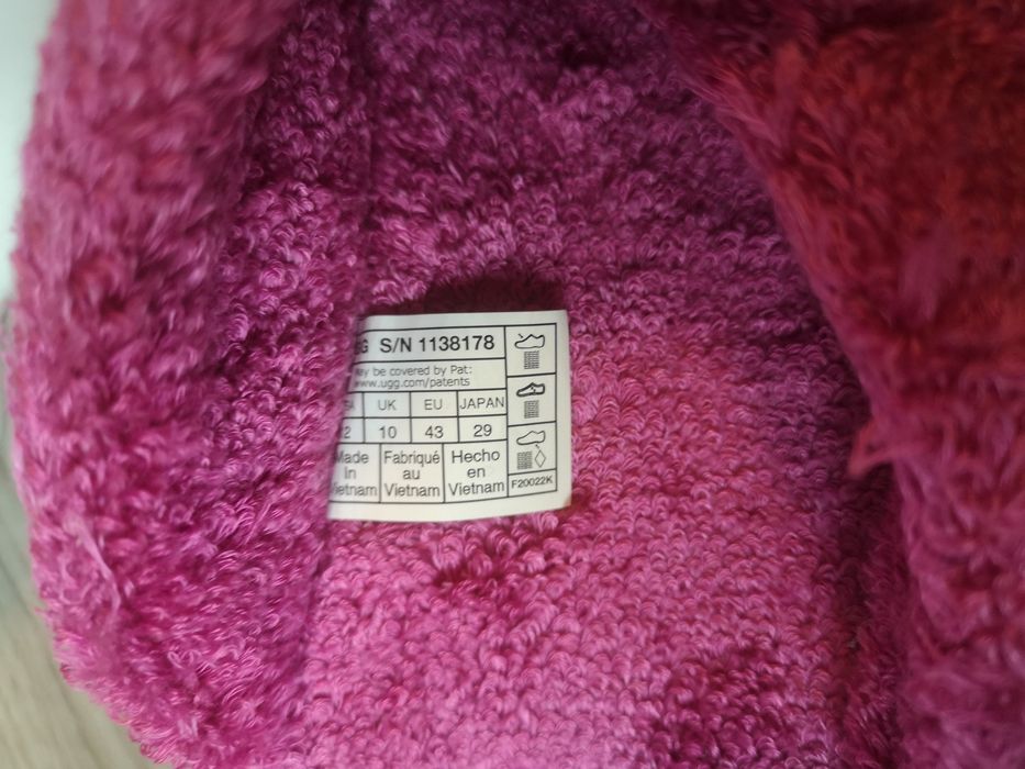 UGG  чисто НОВИ  чехли