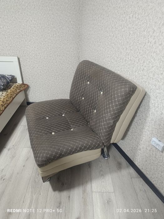 Диван два коесла