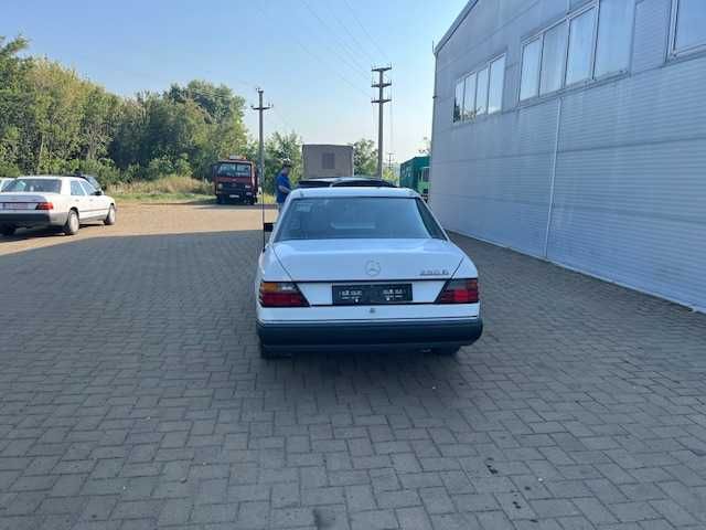 mercedes 124 model 250 D