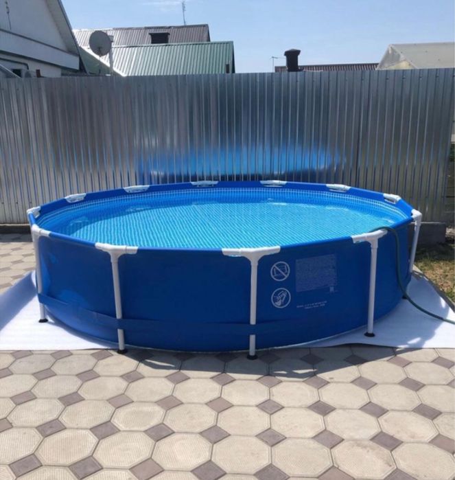 Каркасный бассейн intex