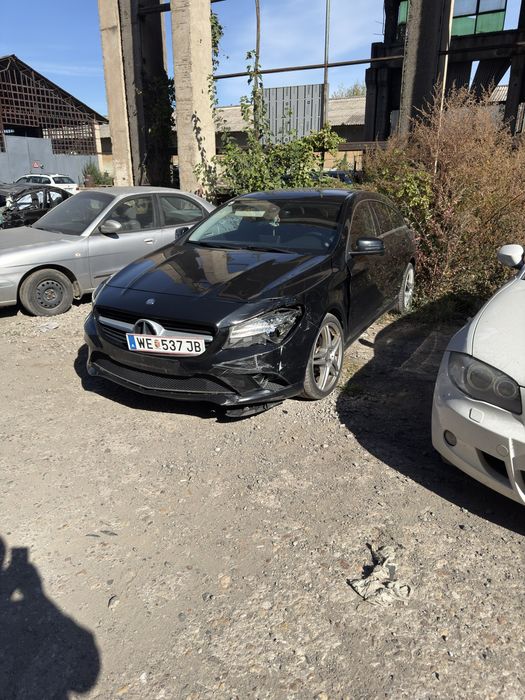 Mercedes CLA 200 usor accidentat
