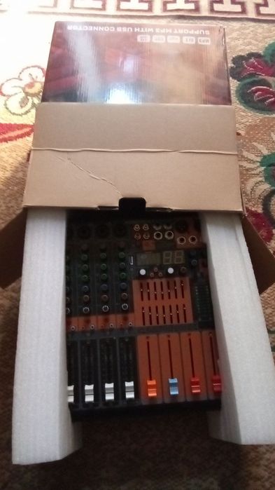 karaokega komplekt nabor sotiladi 2 oy ishlatilgan  xolati yangi