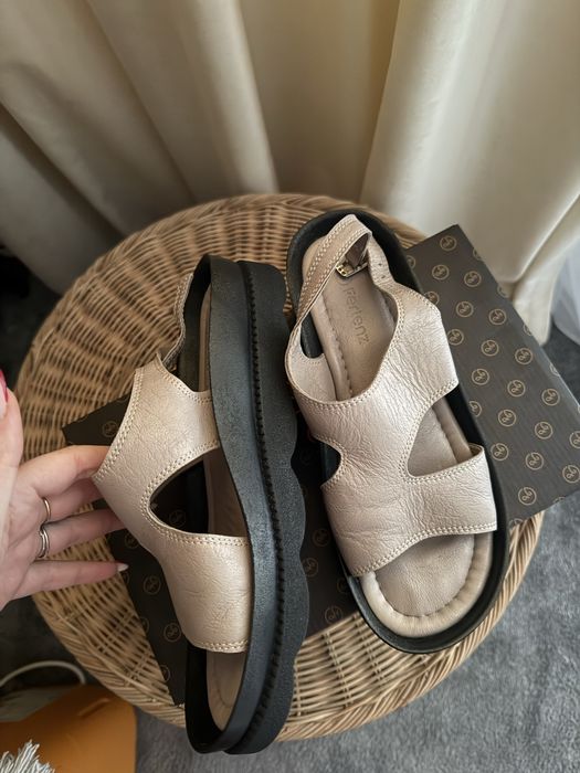 Sandale cu bareta, foarte usoare, din piele ferlenz