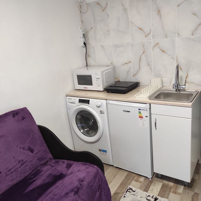 Închiriez garsonieră