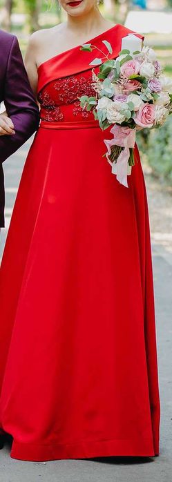 Rochie eleganta, nasa sau banchet