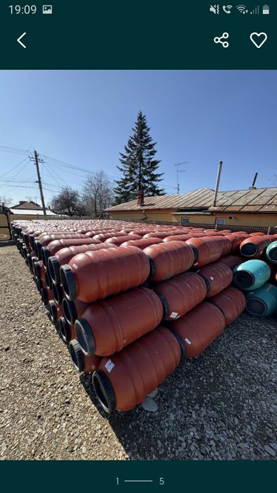 Butoaie din plastic alimentare  foarte groase preț.80 lei.  .