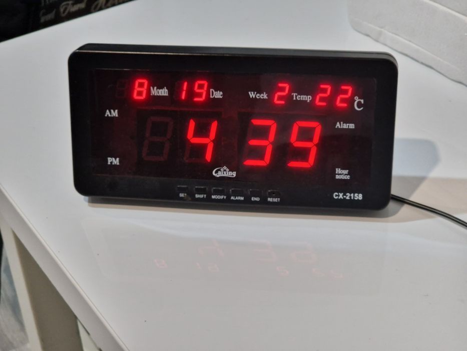 Radio cu ceas digital