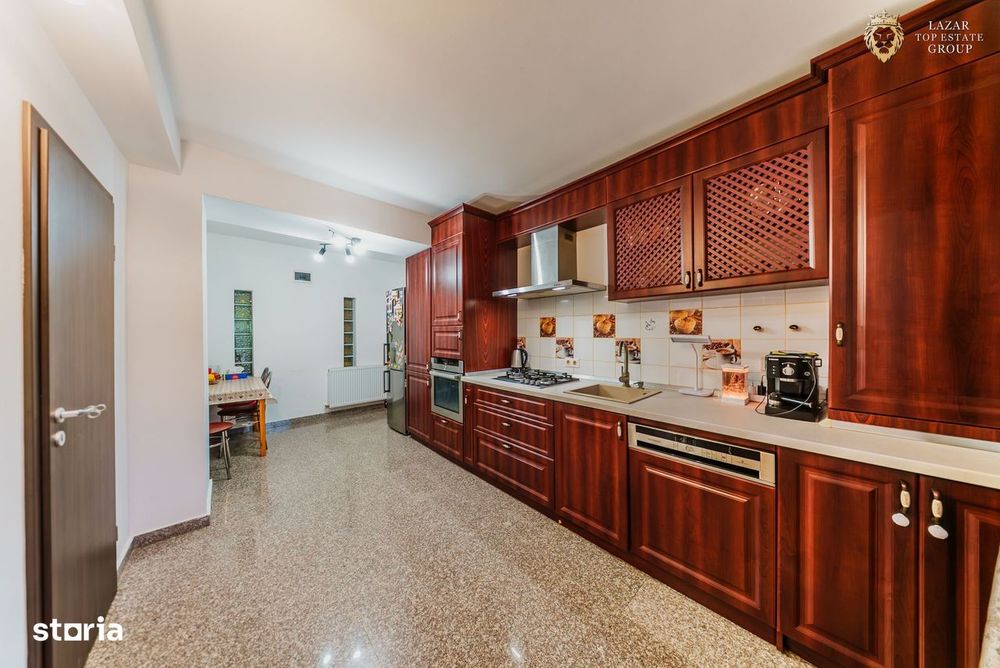 Casă premium 4 camere de vânzare in Urseni