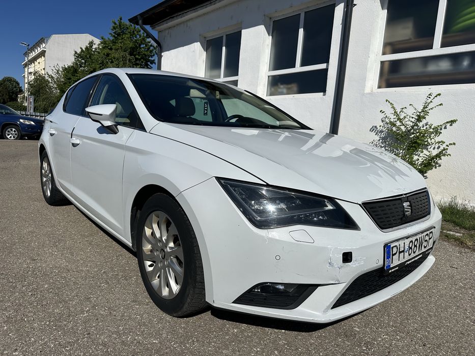 Seat Leon 1.6tdi euro6 fab 2013. Faruri led,interior piele. Usor avariat fata. Se poate deplasa pe orice distanta