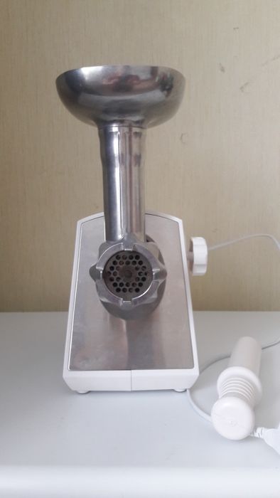 Мясорубка электрическая
