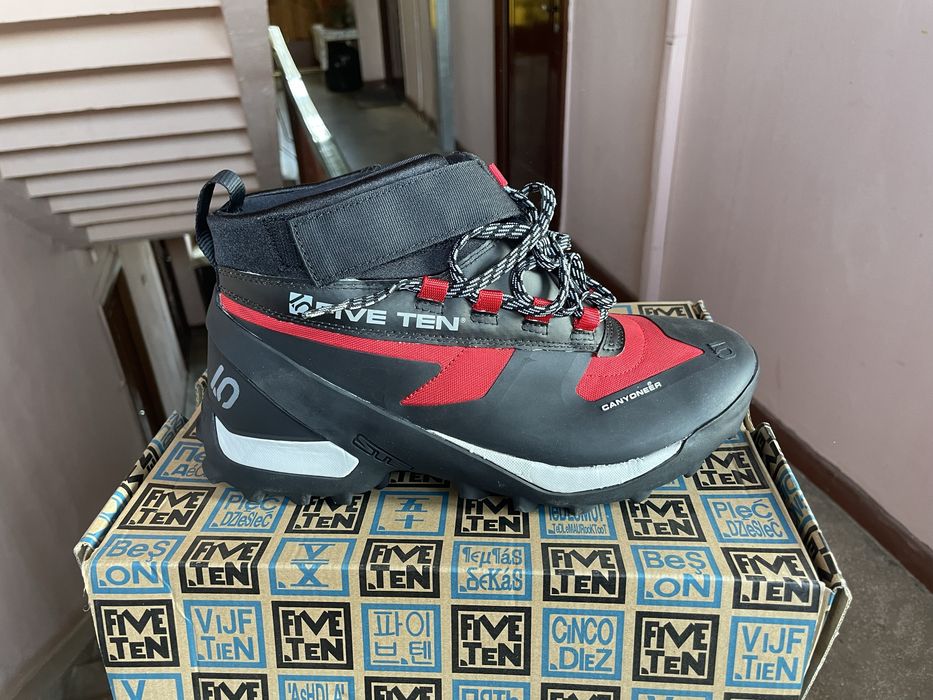 Geaca The North Face, Pantofi tactici, five ten si mallet