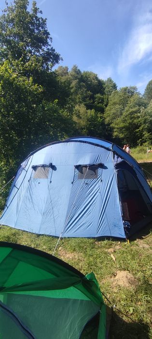 Vând cort 10 persoane