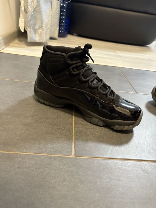 Air Jordan 11 Black Cat