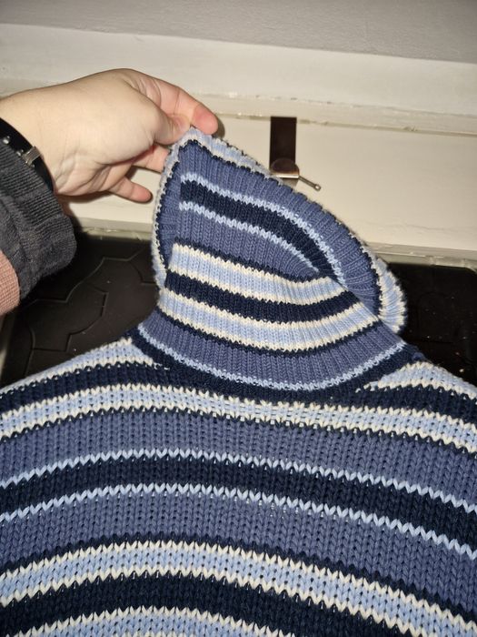 Pulover gros albastru în dungi