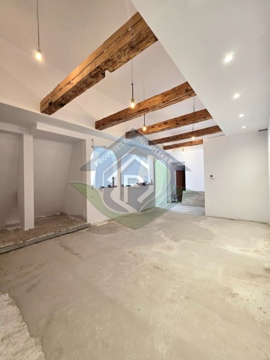 Apartament cu 3 camere în zona Centrală Brașov