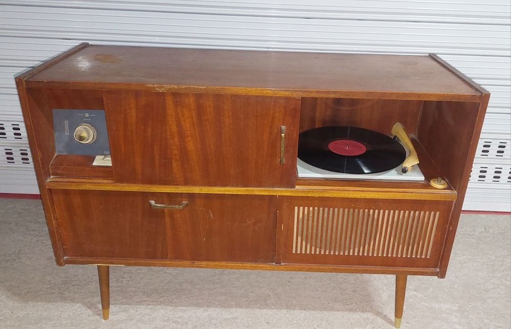 Радиограмофон Лира-10