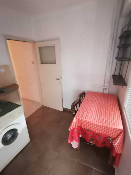 Дава се под наем Двустаен апартамент в Бургас, Славейков - 50 кв.м за 168.3 € - Снимка #1