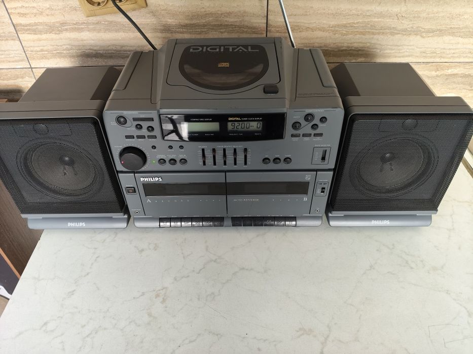 Boombox Philips radio casetofon, CD  tuner radio, auxiliar in, egalizator