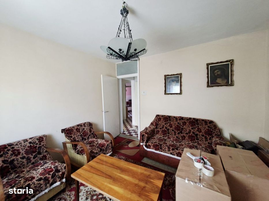 Apartament cu 4 camere de vanzare/centru Turda