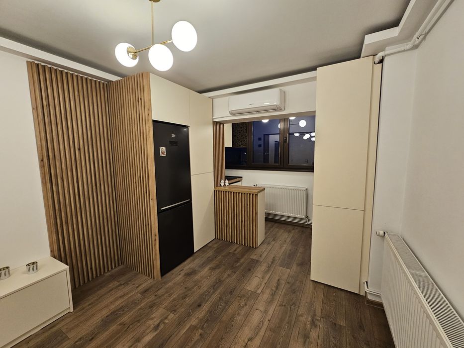 Închiriez apartament 3 camere langa Medicină