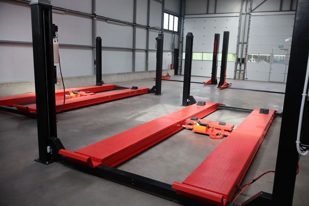 Автосервиз 200 кв.м с 4 подемника – база за бусове + 10 паркоместа