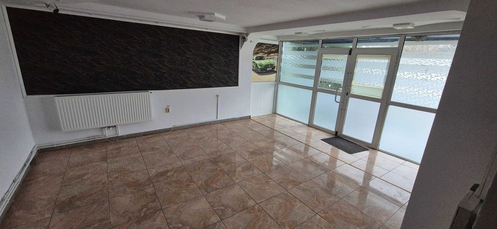 Spațiu comercial de vânzare/închiriat