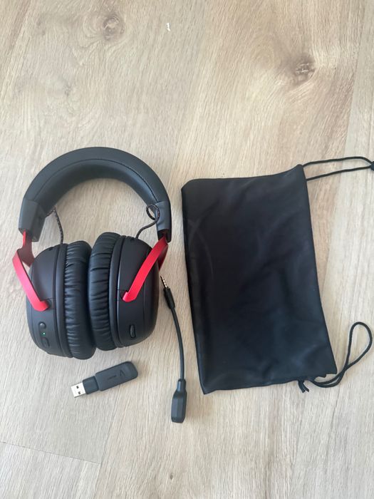 Casti gaming HyperX cloud III wireless