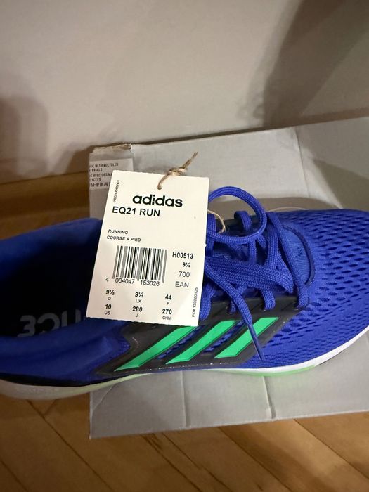 Чисто нови маратонки Adidas N44