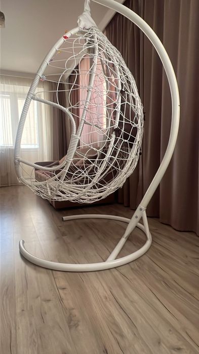 Продам Кресло-кокон,качалка.