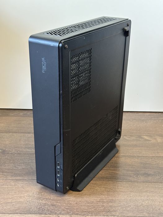 Fractal Design Node 202 SFX HTPC Case само за ITX  дънни платки