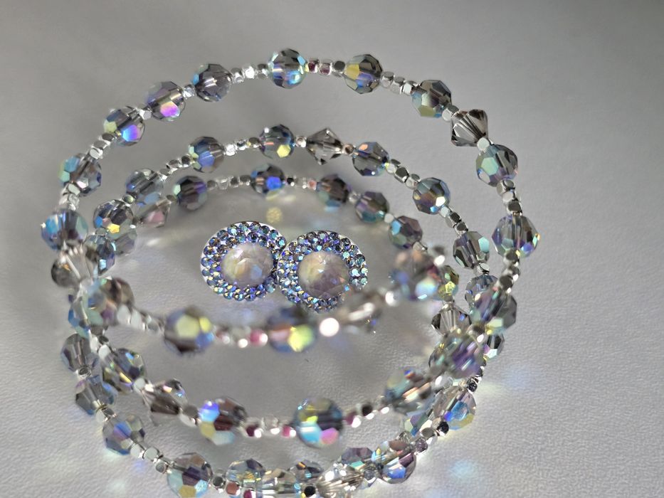 Обеци и гривни с кристали Swarovski