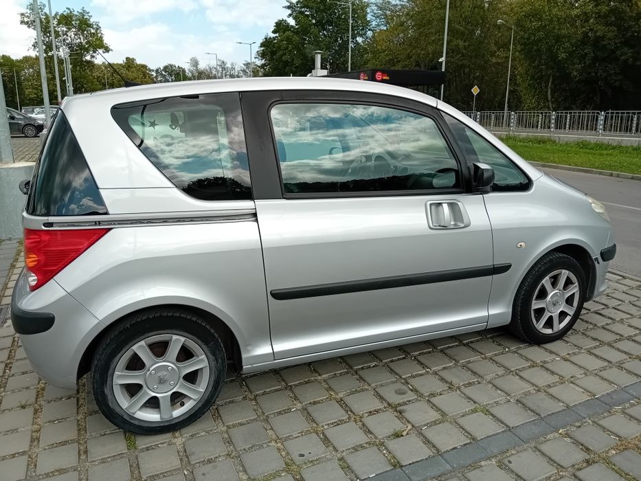 Продавам Пежо 1007