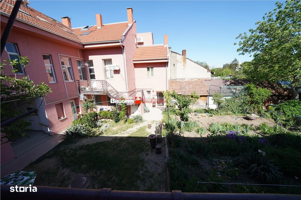Apartament la mansarda | Louis Pasteur