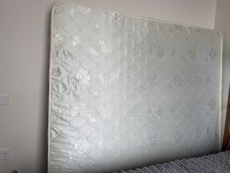 Матрас (б/у 2 мес) 180см x 200см