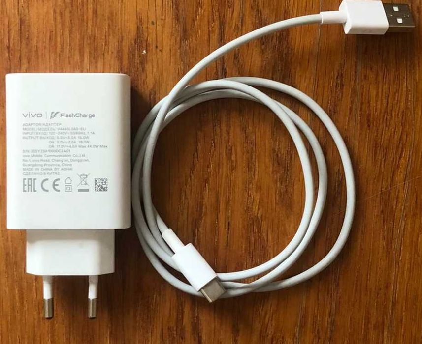 Смартфон Vivo V30e