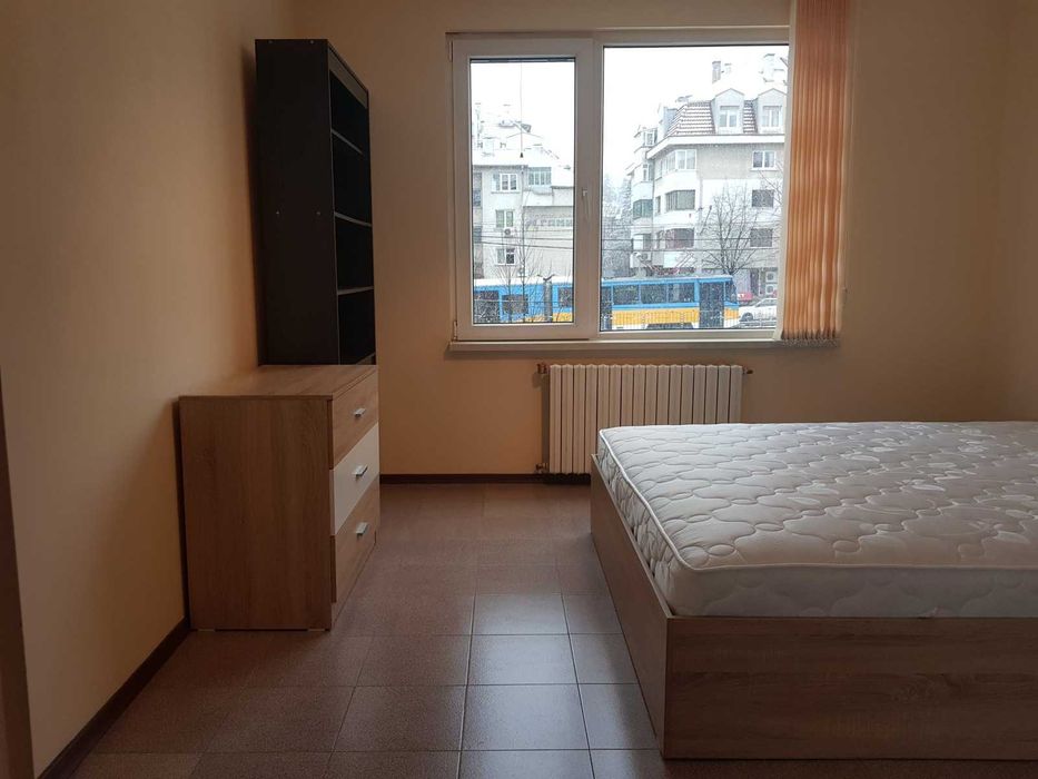 Дава се под наем Двустаен апартамент в София, Карпузица - 81 кв.м за 680 € - Снимка #2