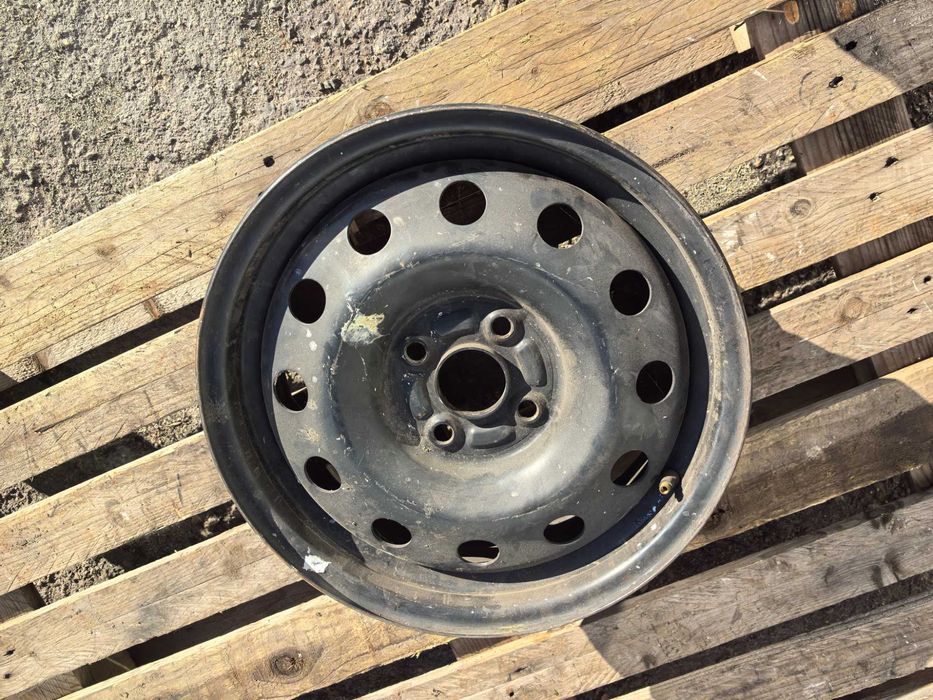 15 цола 4 х 100 мм Сузуки Суйфт - 5,5 Инча / ЕТ 45 - Като нова