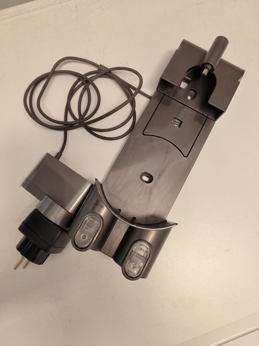 Dyson v6 стойка и зарядно