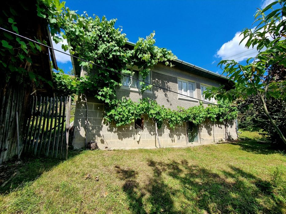 Casa + teren de vânzare în jud. Hunedoara, comuna Blăjeni, sat Sălătruc