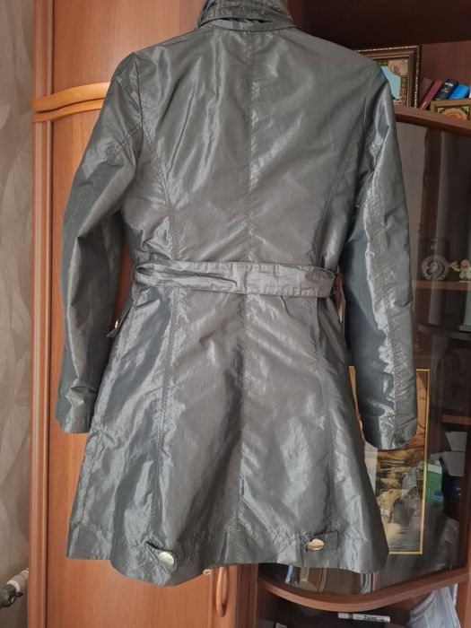 Лёгкий плащ на весну/лето