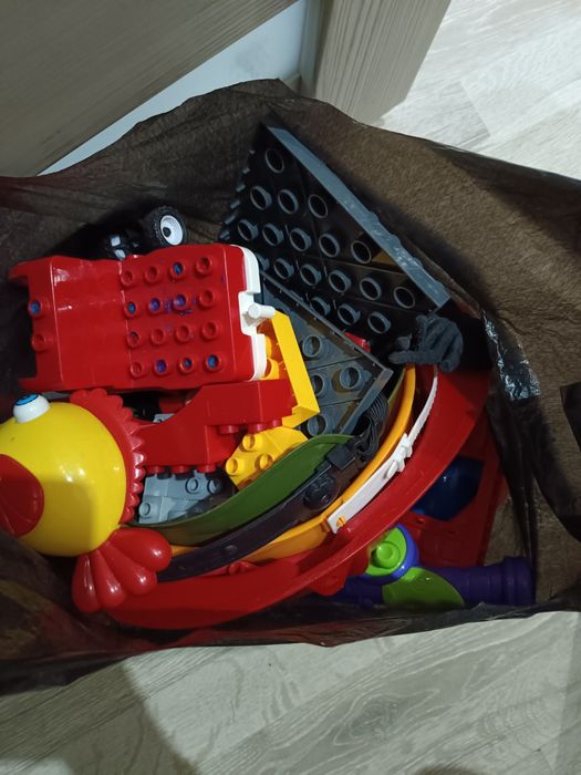 Игрушки для мальчика  покетом