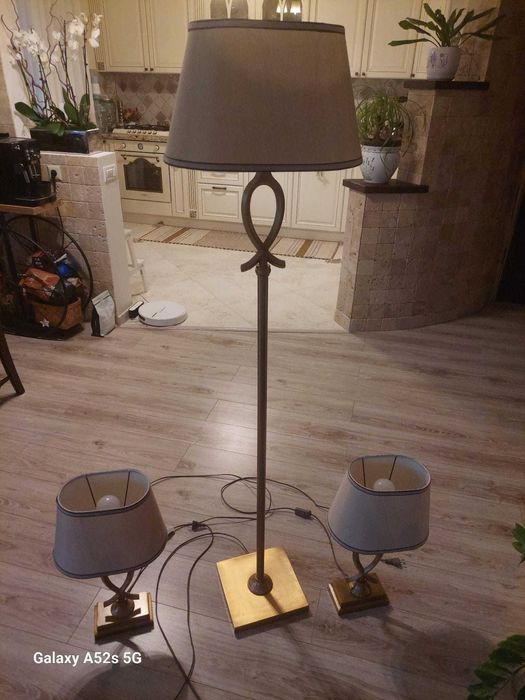 Vând set 2 lămpi și un lampadar