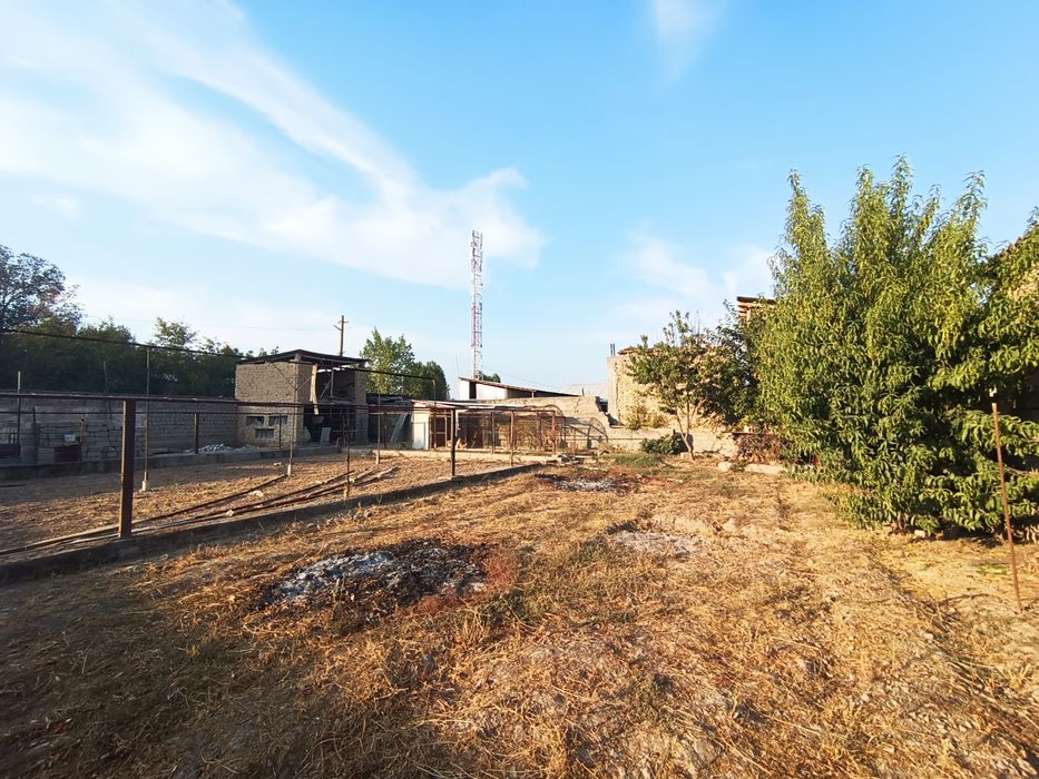 Yer sotiladi 3.5 sotix