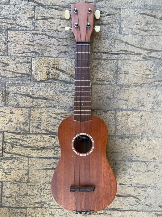 ukulele Maestro / Century Deluxe