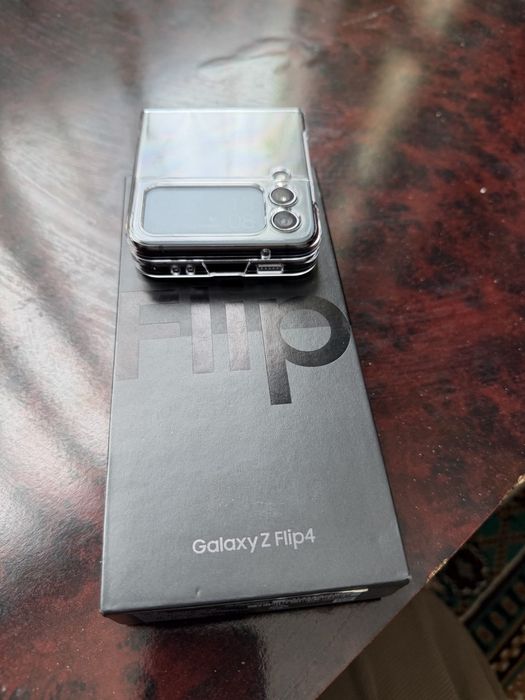 Z Flip 4 оргинал ветнам.