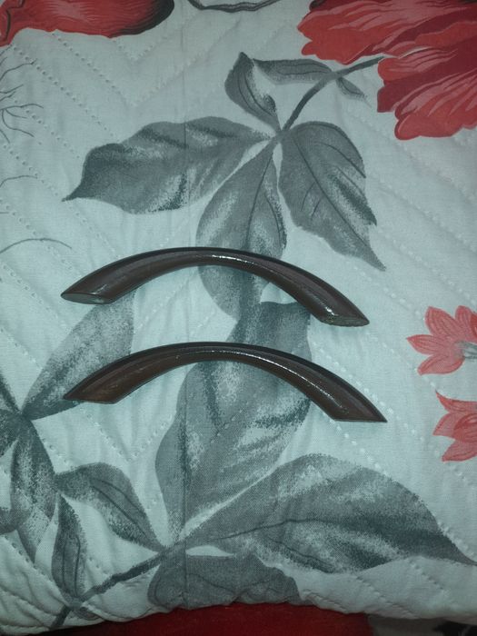 Дръжки за мебели