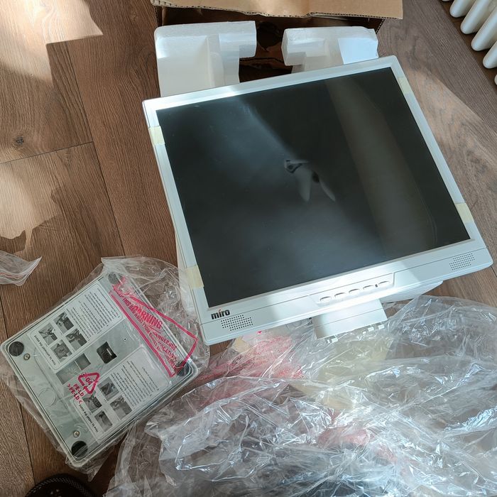 Monitor nou 17" Miro Germany