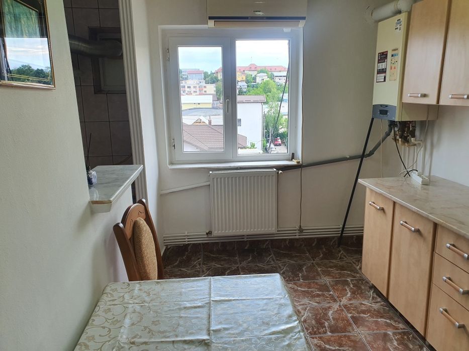 Inchiriez apartament
