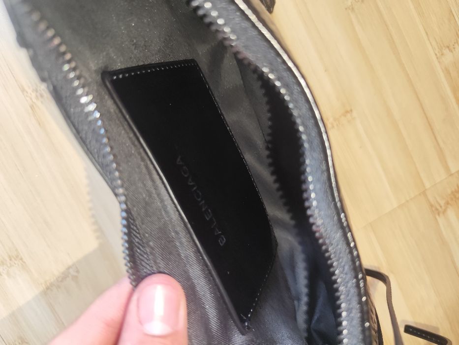 Geantă de umăr Balenciaga Le Cagole Shoulder Bag Neagră (Nouă)